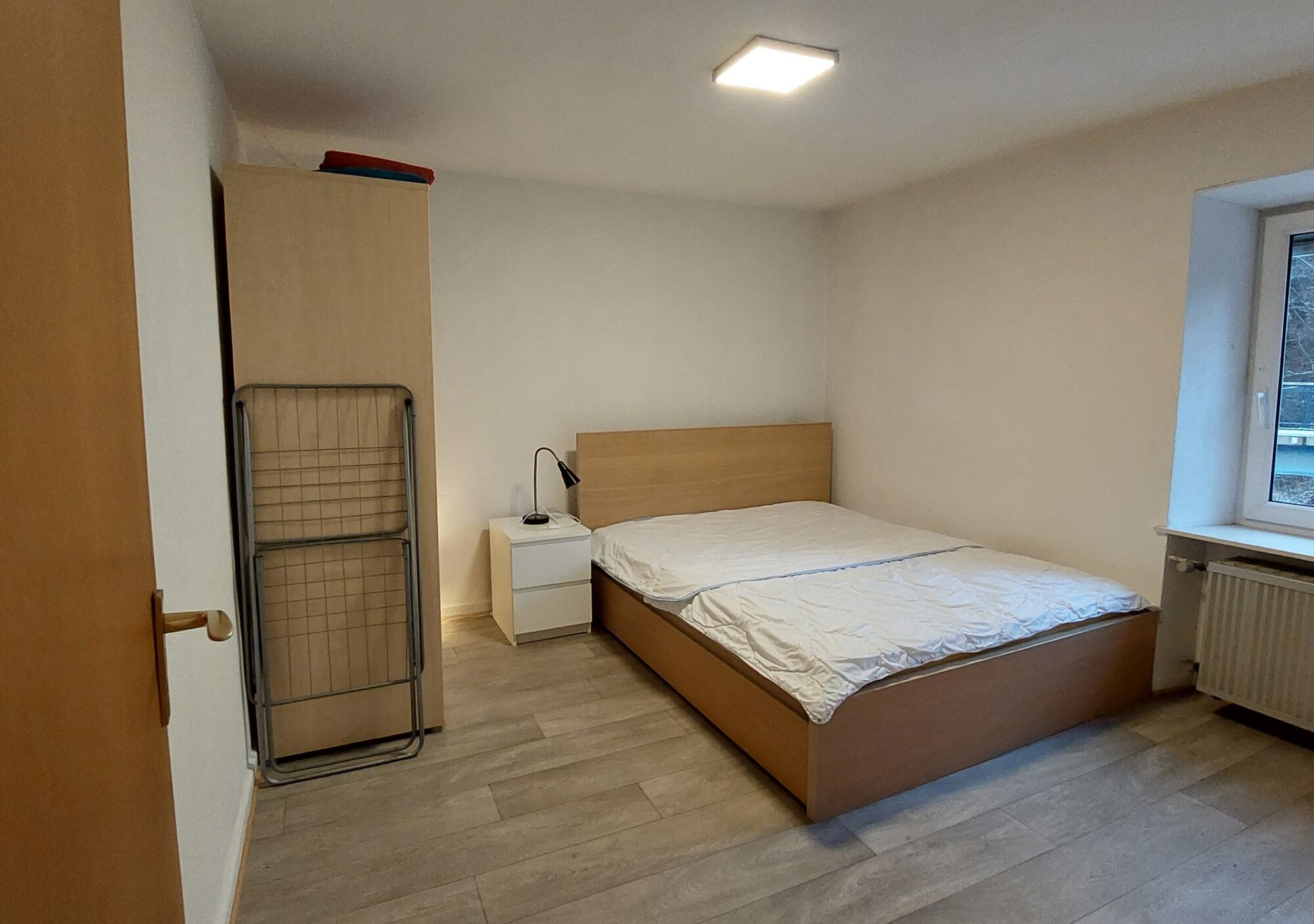 Schlafzimmer mit französischem Bett im OG
