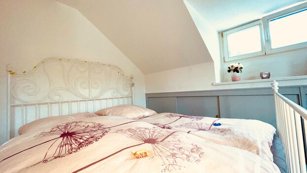 Schlafzimmer 1