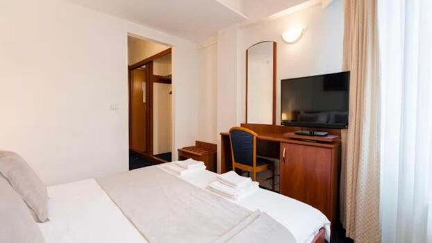 Hotel Pension De Lux Rain Ab 15 Euro Bild 2