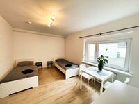 hanS: Hamburg 25 Minuten, Geesthacht 20 Minuten Bild 1