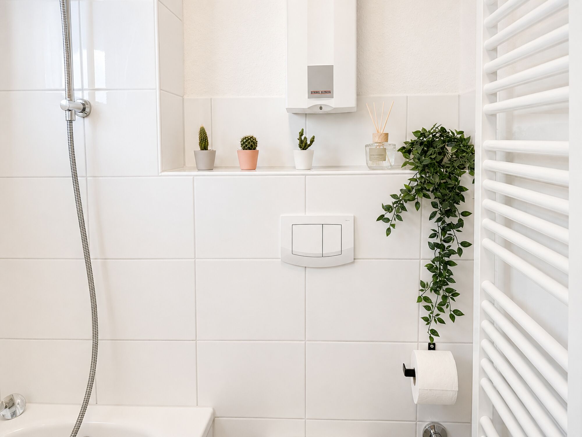 Ansicht Badezimmer zur Toilette