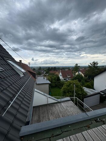 Zentrale aber ruhige Lage mit schönem Ausblick Bild 3