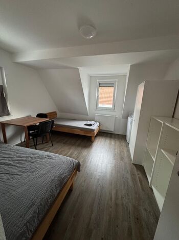 Zentrale aber ruhige Lage mit schönem Ausblick Bild 2