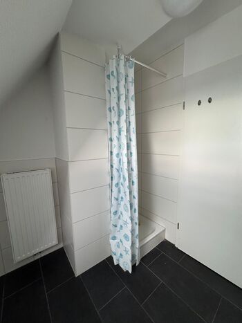 Zentrale aber ruhige Lage mit schönem Ausblick Bild 5