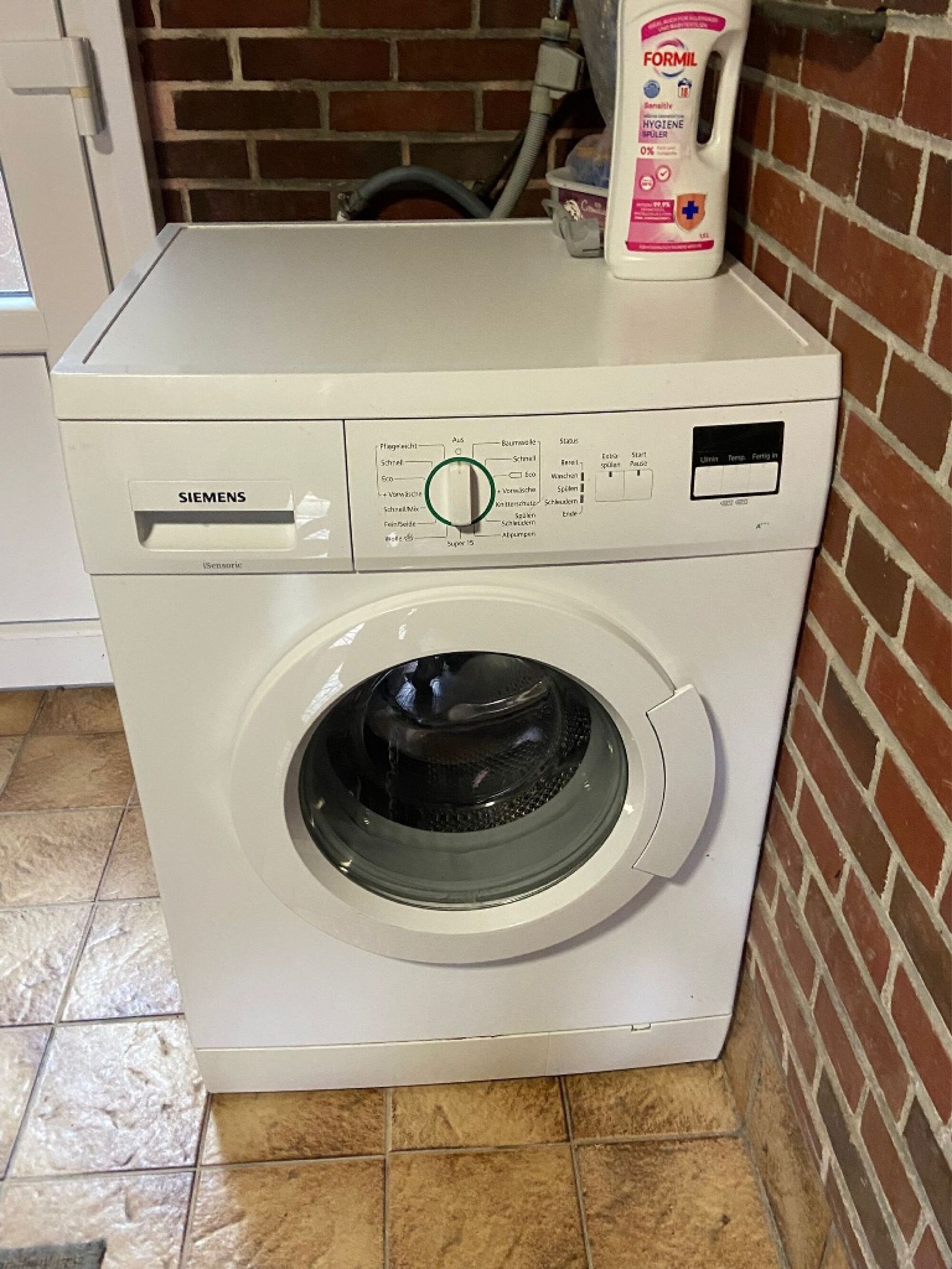 Waschmaschine vorhanden