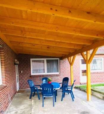 Große überdachte Außen