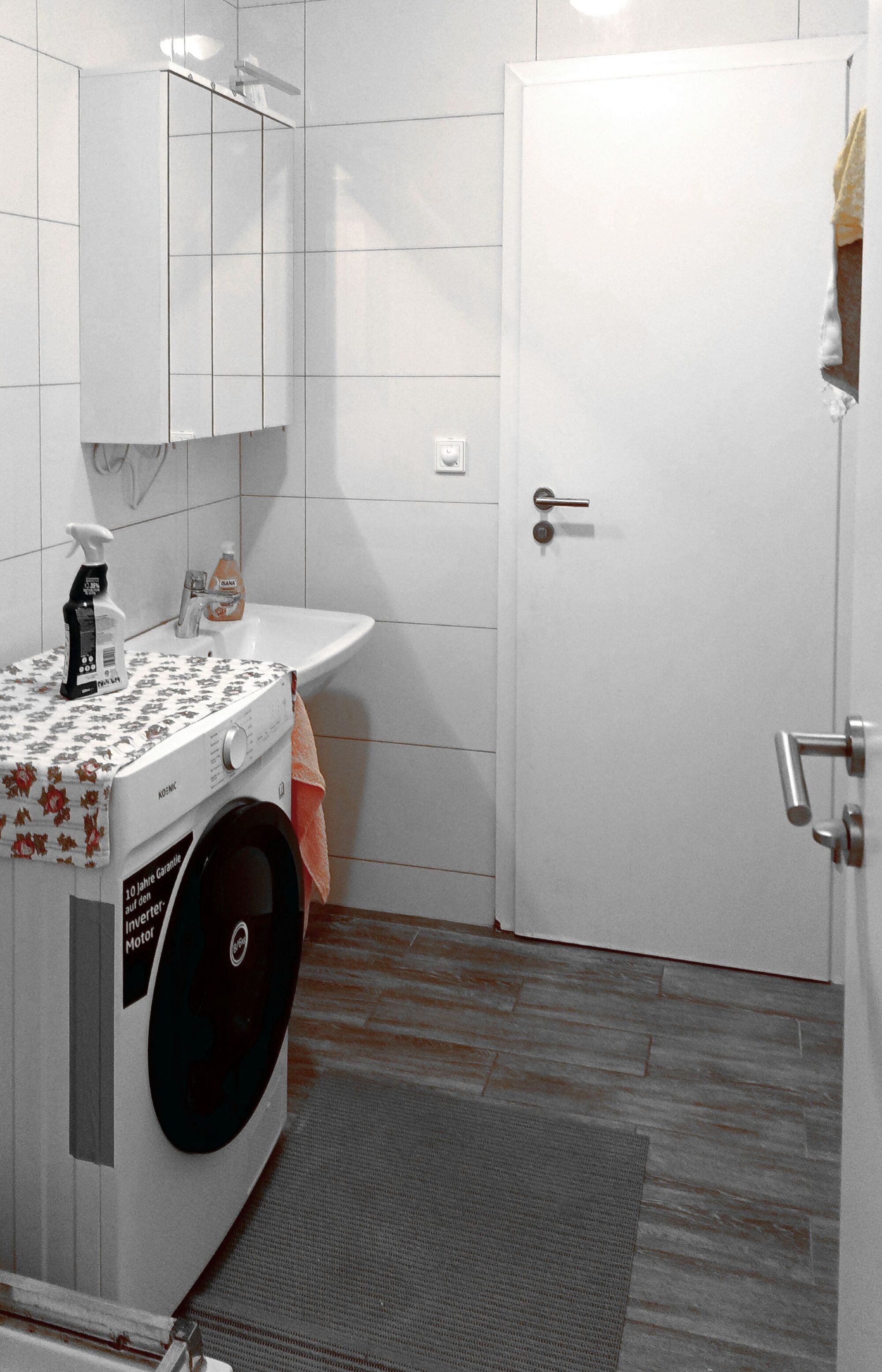 09 DUSCHE MIT WASCHTROCKNER OG 1