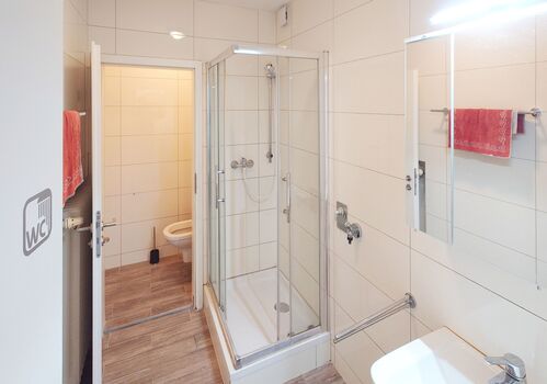Dusche + WC OG