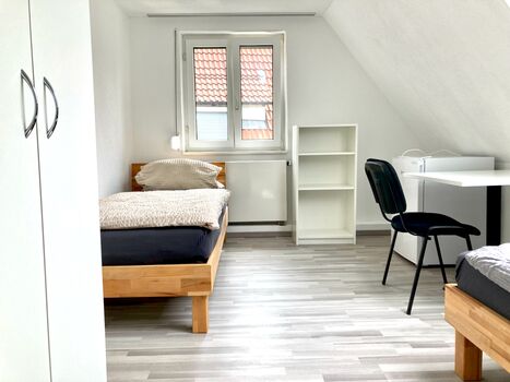 Aalen-Unterkochen – EZ/DZ, inkl Parkpl., WLAN u. TV Bild 2