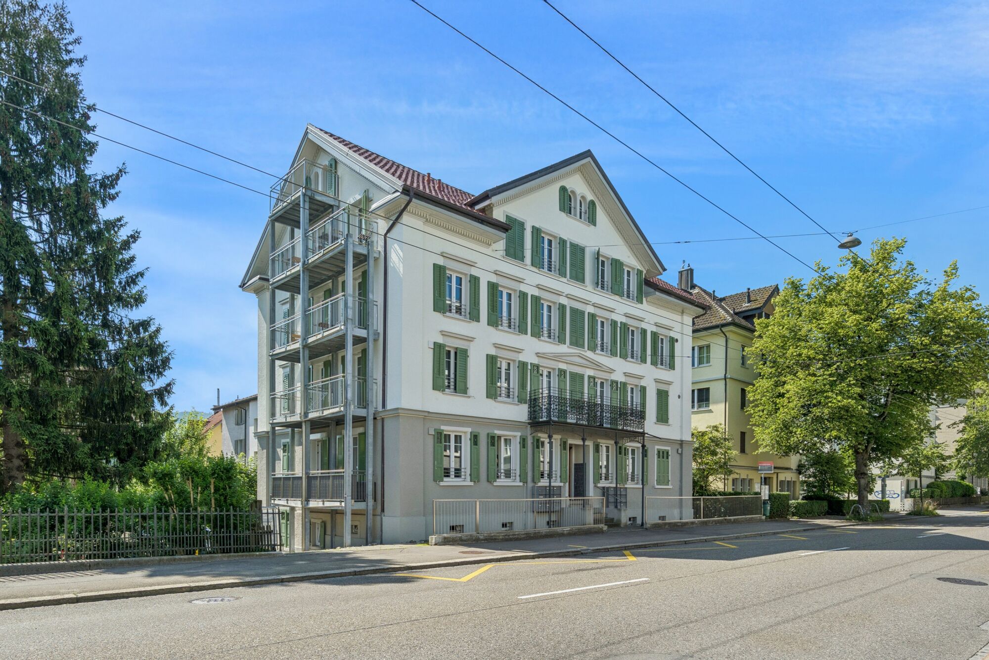 Das ganze Haus wurde vor 3 Jahren kernsaniert.