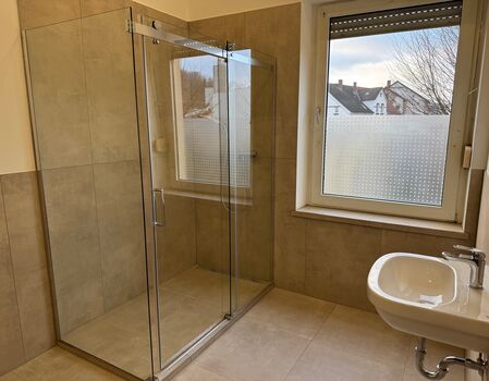 Moderne, ruhige 3-Zimmer-Wohnung mit Parkplatz Bild 1