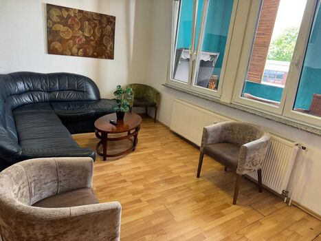 XXL Gruppenapartments | 8 Min. zum Flughafen | 160m² | WLAN Bild 2