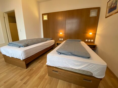 XXL Gruppenapartments | 8 Min. zum Flughafen | 160m² | WLAN Bild 5