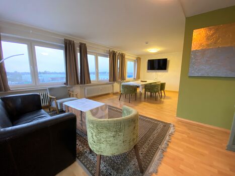 XXL Gruppenapartments | 8 Min. zum Flughafen | 160m² | WLAN