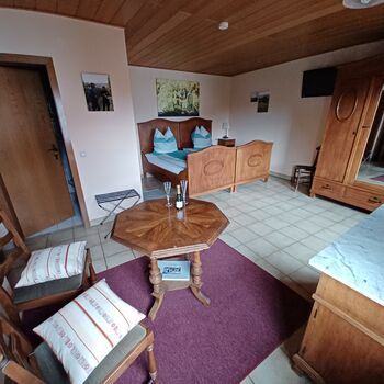 Burgunder-Zimmer