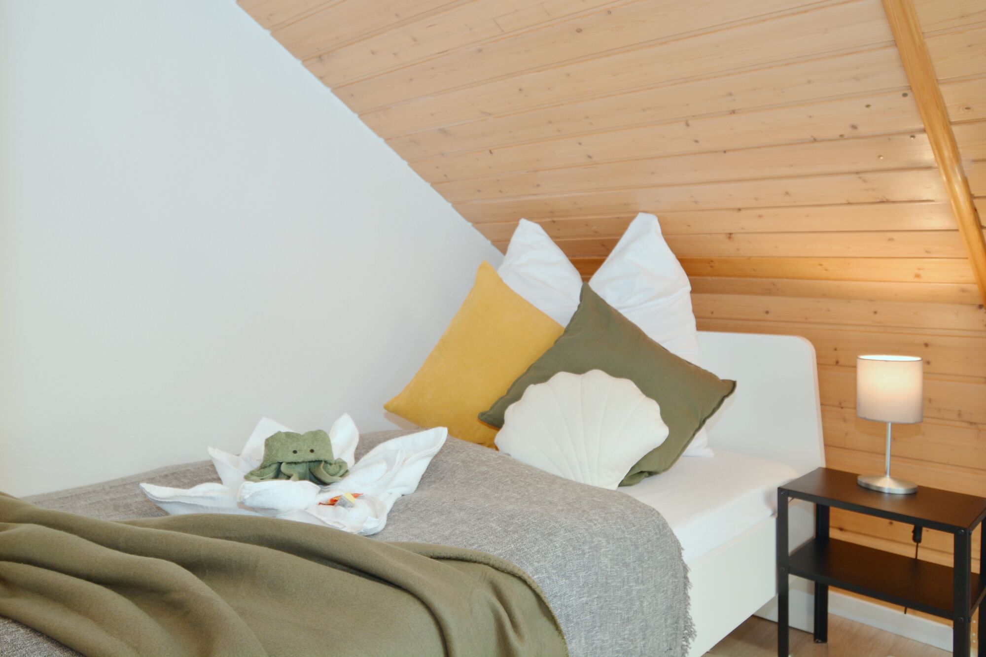 BA03 - Schlafzimmer mit 2 Betten