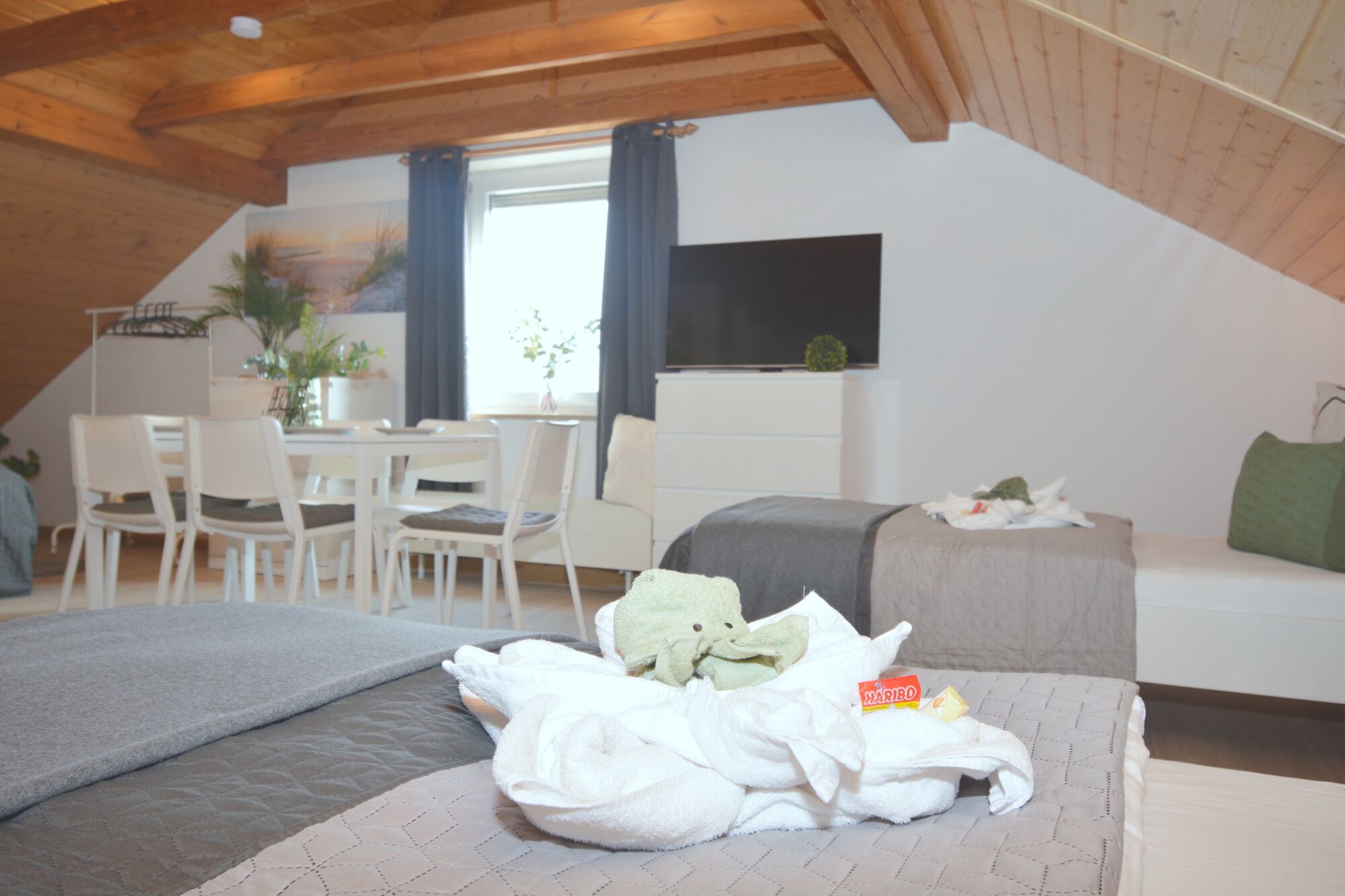 BA03 - Schlafzimmer mit 3 Betten