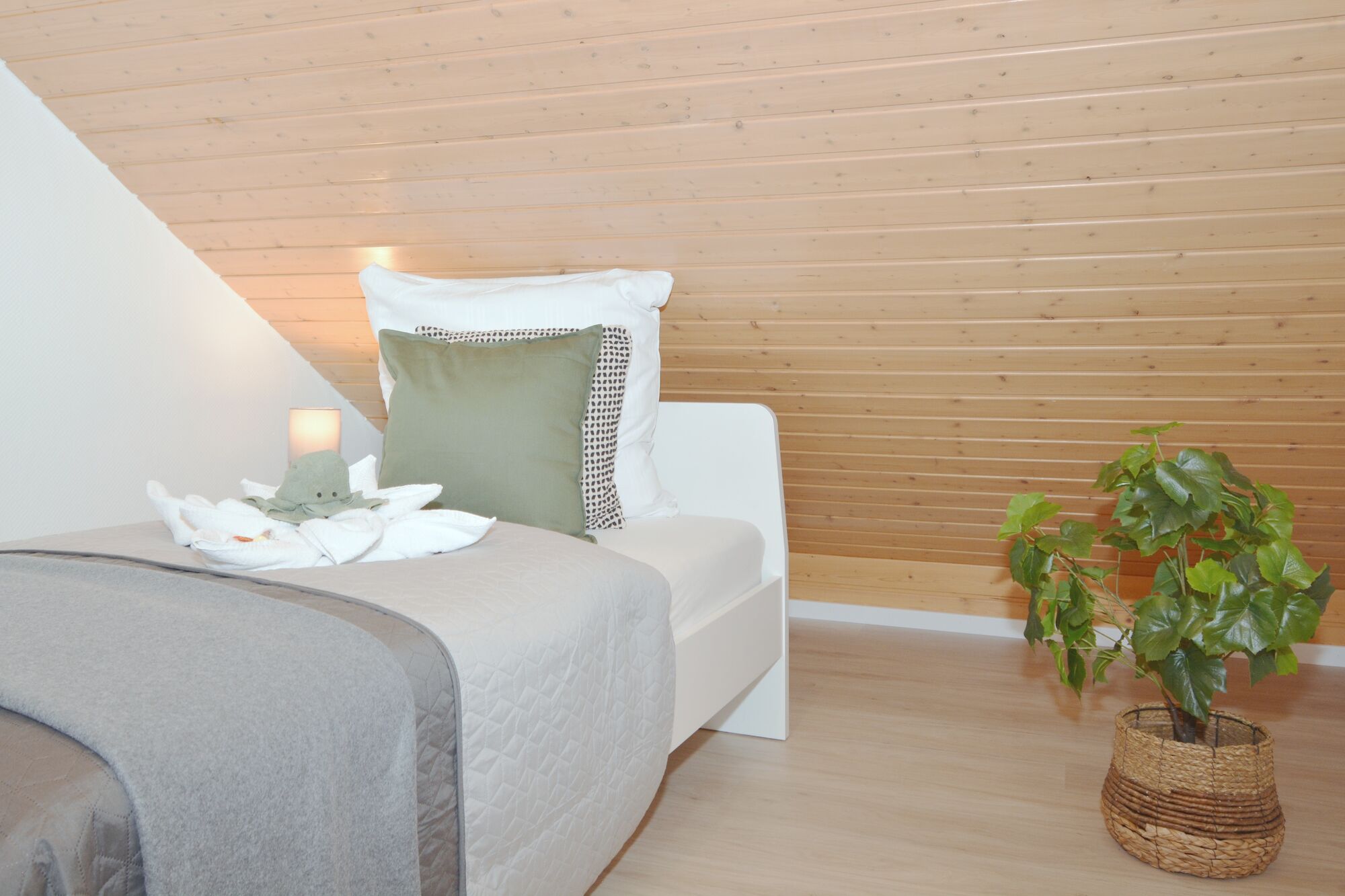 BA03 - Schlafzimmer mit 3 Betten