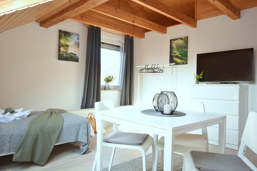 BA03 - Schlafzimmer mit 2 Betten