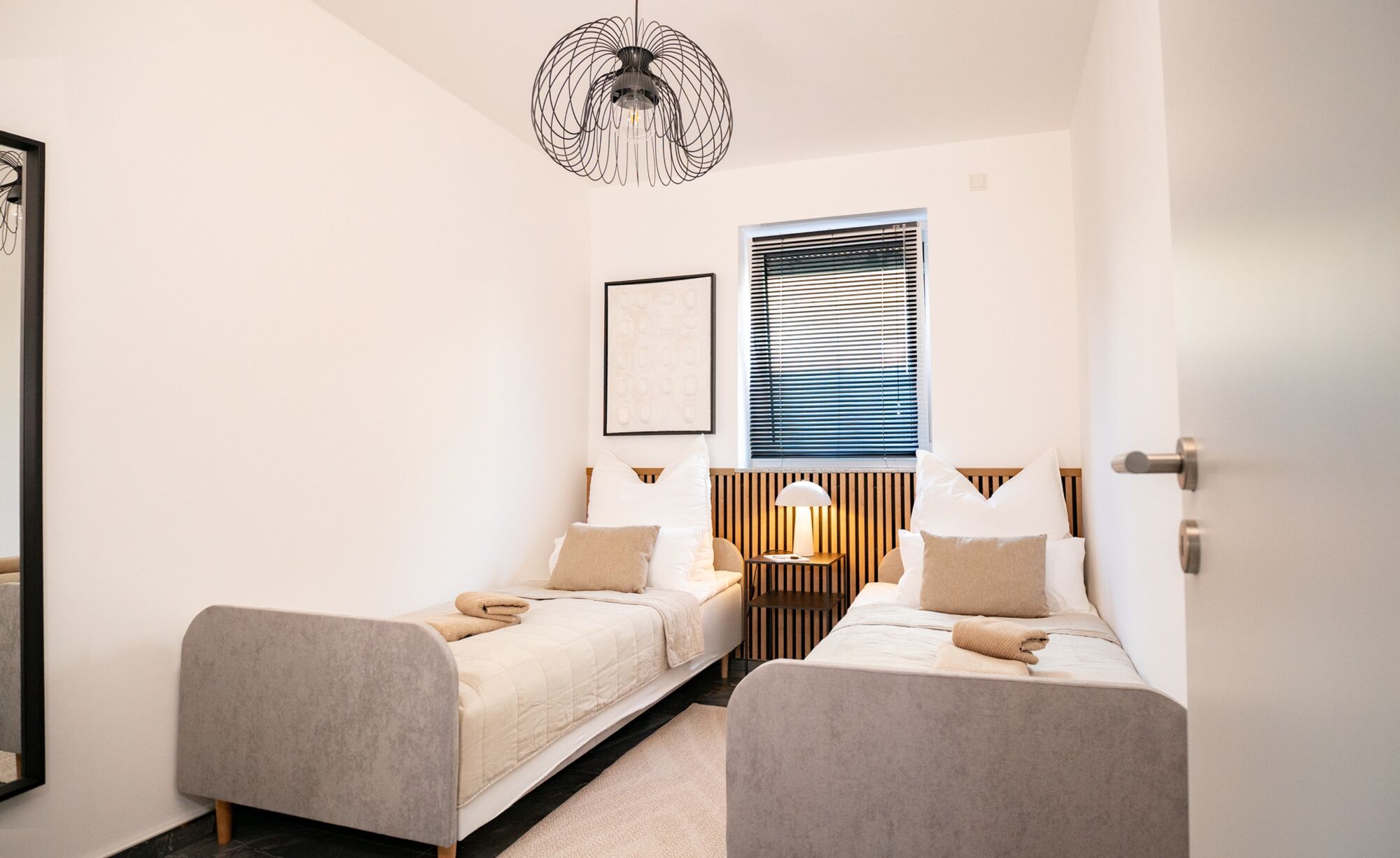 Gästezimmer mit zwei Einzelbetten