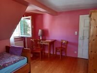 Charmante farbenfrohe Unterkunft Bild 2