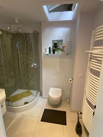 Private Wohnung mit Parkplatz, zentrale Anbindung Bild 1