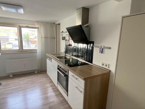 Private Wohnung mit Parkplatz, zentrale Anbindung Bild 2