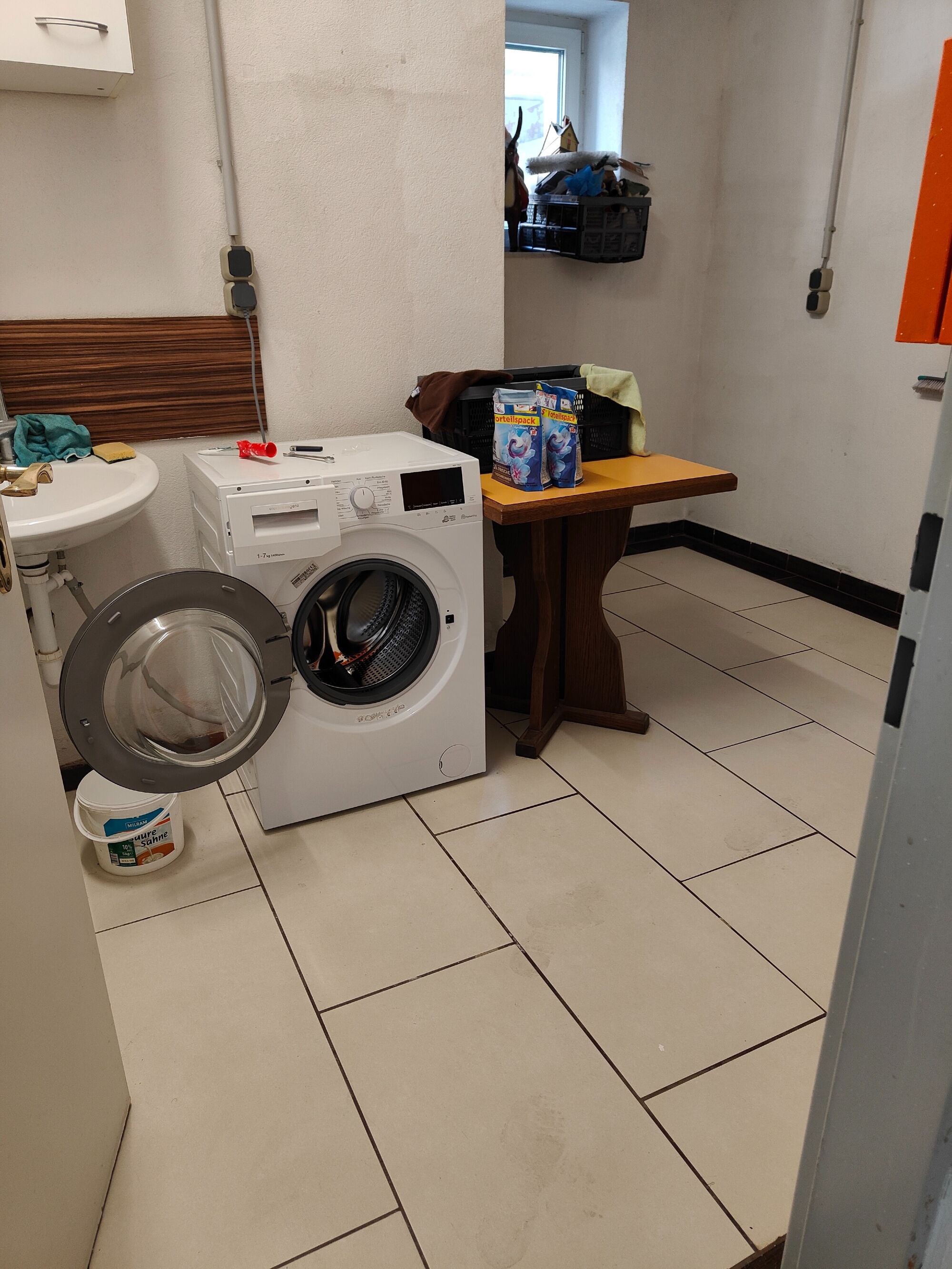 Waschmaschine und Trockner zur freien Nutzung