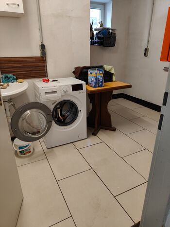 Waschmaschine und Trockner zur freien Nutzung