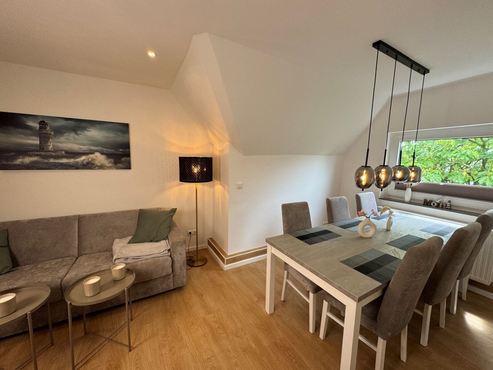 Wohnzimmer mit Essbereich