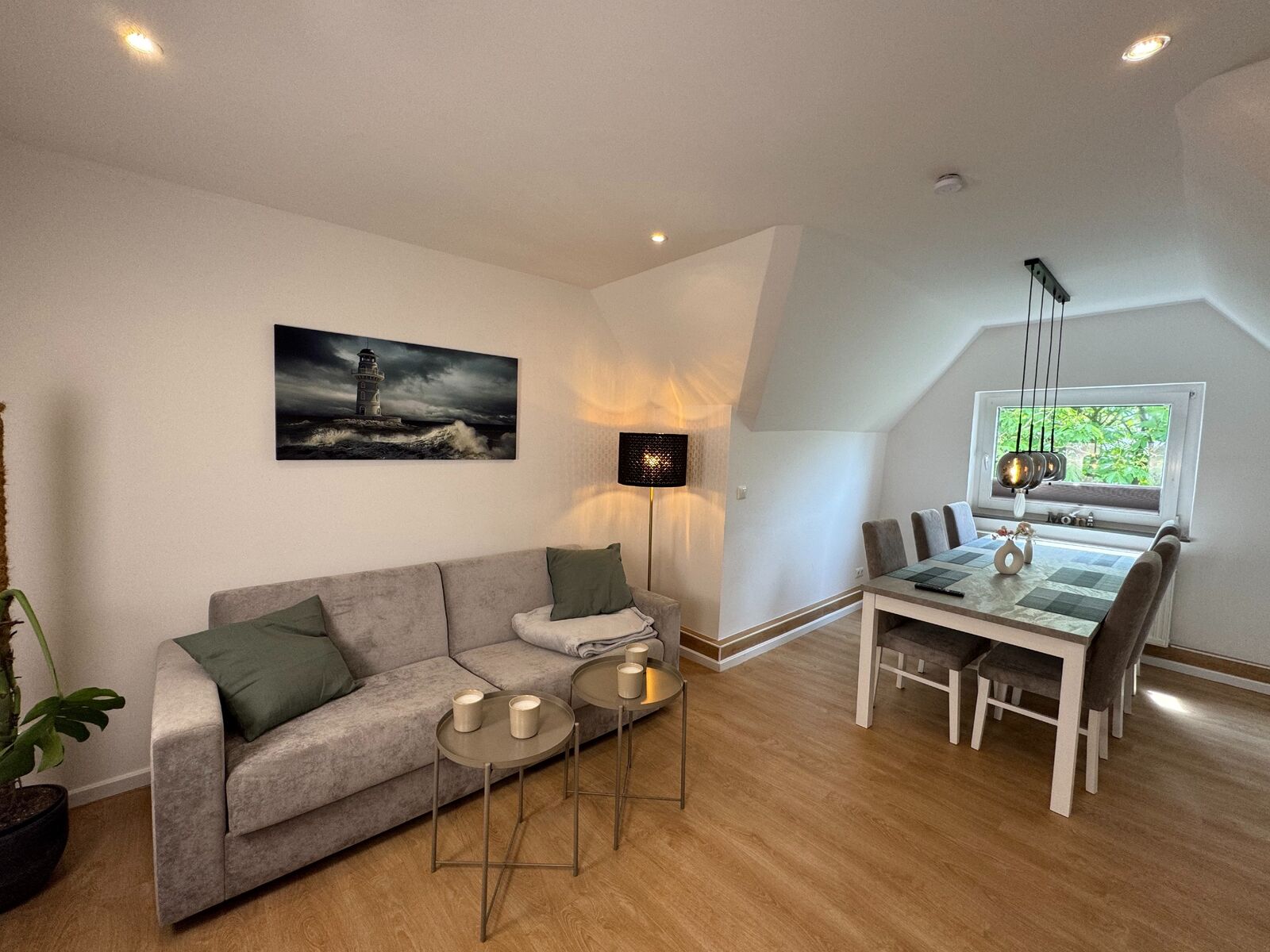 Wohnzimmer mit Essbereich