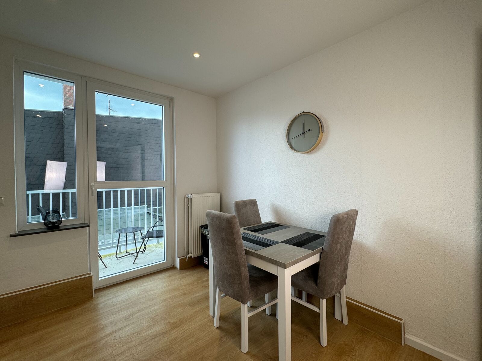 Küche mit Balkon