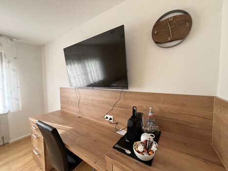 Seeblick - Hotel - Kegelbahn - Café Bild 2