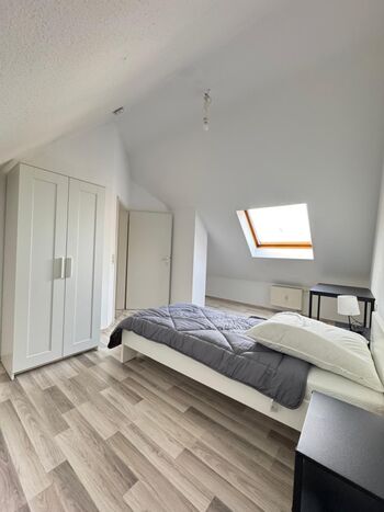 20 Wohnungen - 70 Zimmer | NEU! SAUBER! ZENTRAL! GÜNSTIG! Foto 1