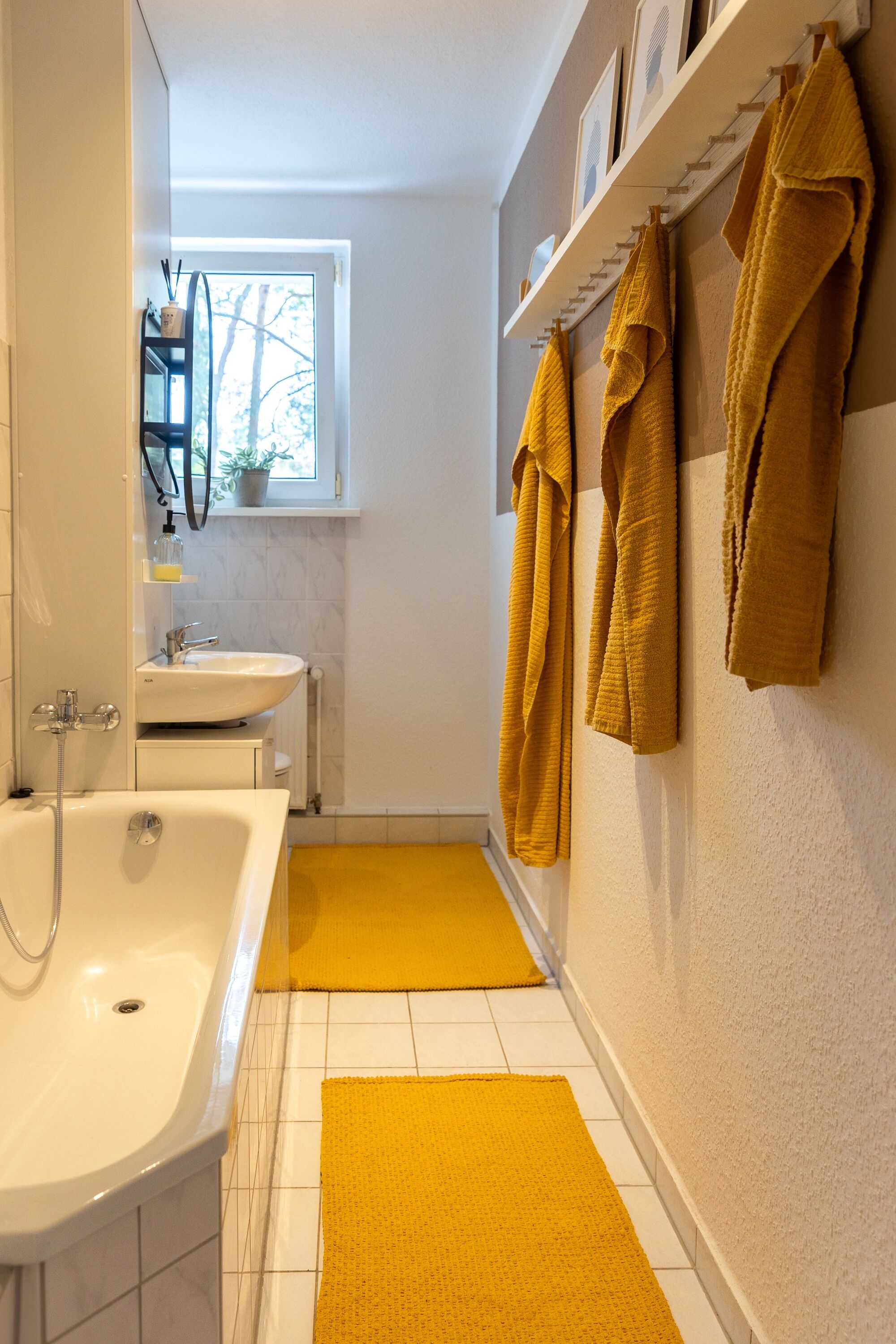 Badezimmer- Bathroom