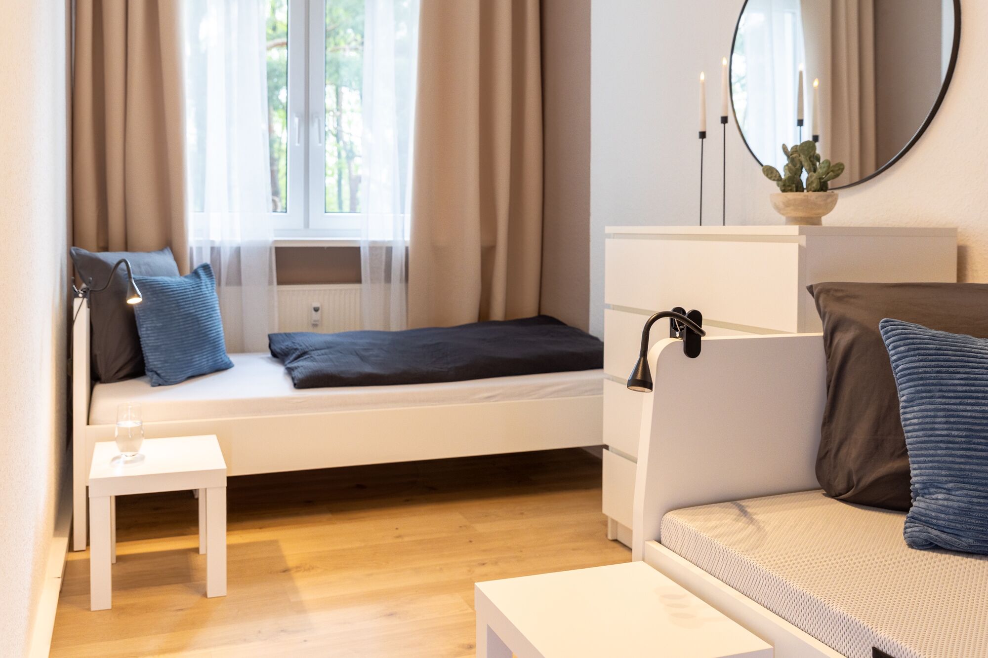Schlafzimmer- Bedroom