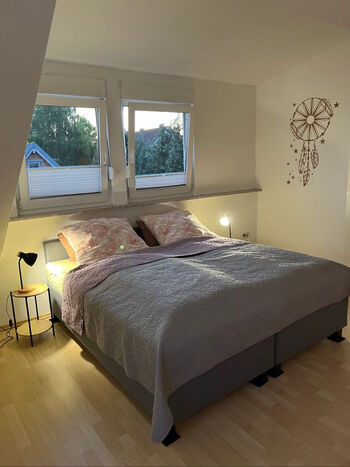 Schlafzimmer 1