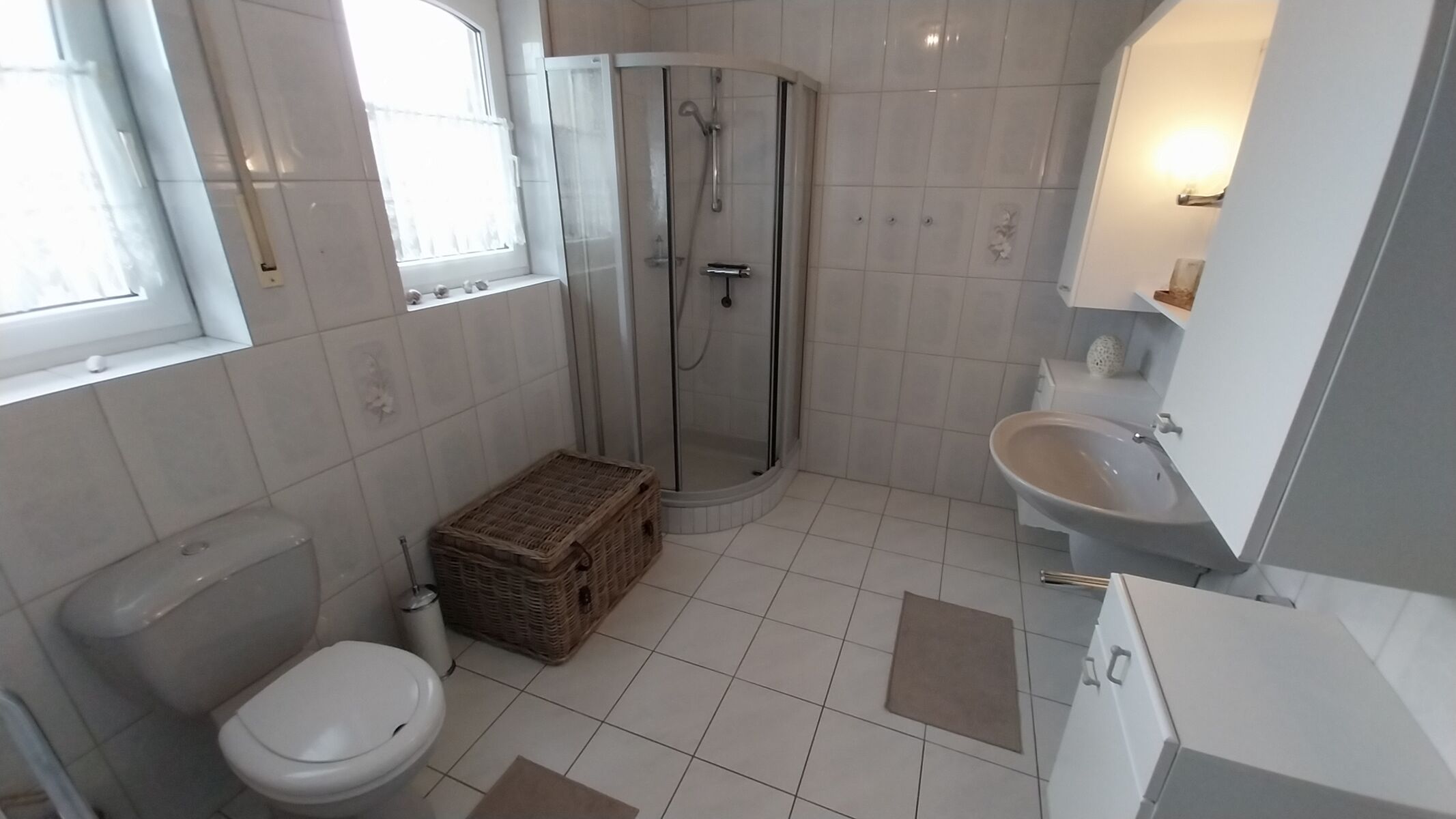 Duschbad mit WC EG