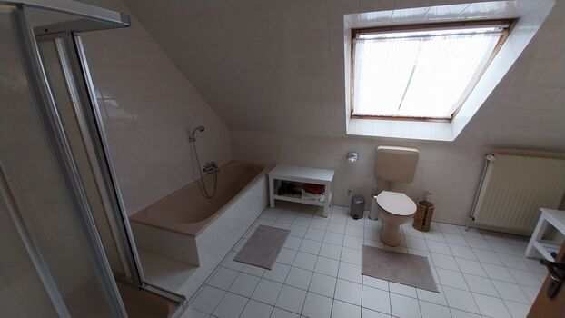 Duschbad mit WC OG