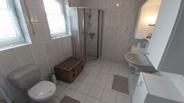 Duschbad mit WC EG