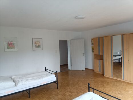 Schlafzimmer 4