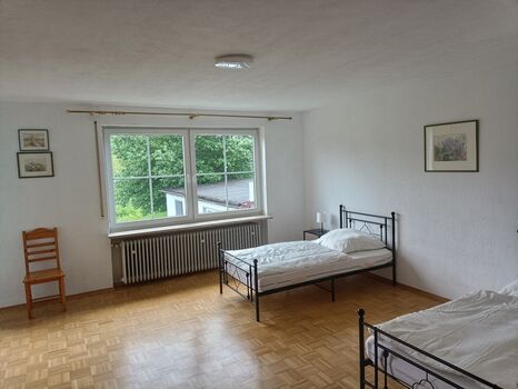 Schlafzimmer 4