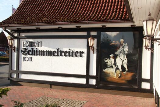 Außenansicht vom Schimmelreiter
