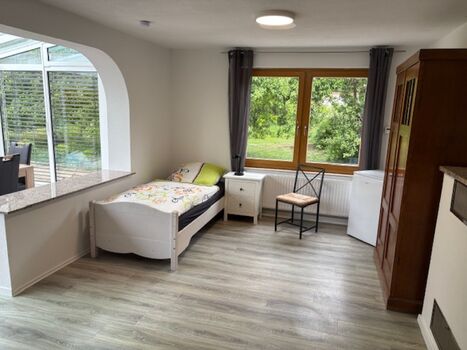 Komplett möblierte Einzel- und Doppelzimmer in Laichingen Bild 1