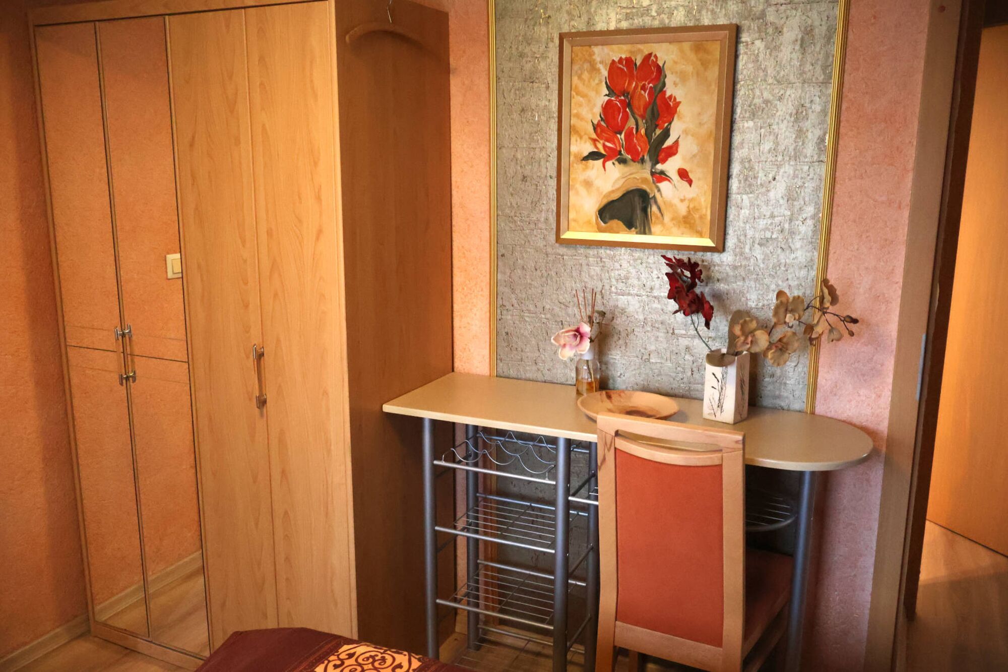 Zimmer B: als Einzel- ,Doppelzimmer (optional mit Aufbettung)