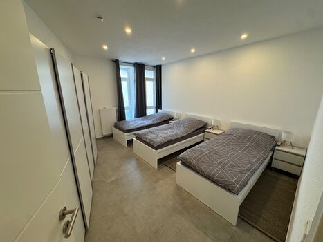 Kernsanierte Wohnung in Schwalbach für bis zu 6 Personen Bild 2