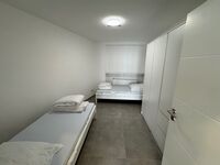 Kernsanierte Wohnung in Schwalbach für bis zu 6 Personen Bild 2