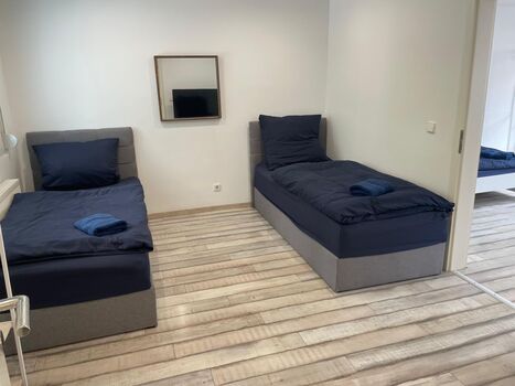 Schönes Haus mit 3 Wohnungen für Gruppen Picture 3