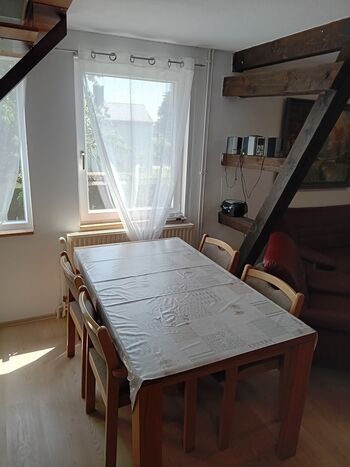 Esstisch mit Sitzmöglichkeiten bis zu 6 Personen