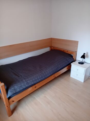 Schlafzimmer 1